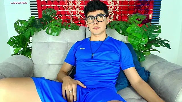 CamiiGuzmanX online show from February 27, 8:42 pm