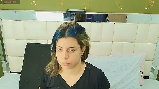 Snapshot of gisell_gomez chatting on September 15, 12:16 pm gisell gomez online show from September 15, 12:16 pm