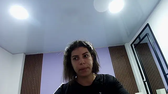 Snapshot of gisell_gomez chatting on February 19, 7:54 pm gisell gomez online show from February 19, 7:54 pm
