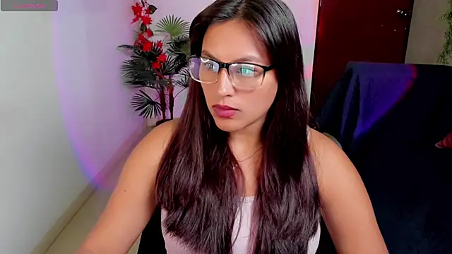 Snapshot of Cameroon-Diaz chatting on February 7, 1:48 pm Cameroon-Diaz online show from February 7, 1:48 pm