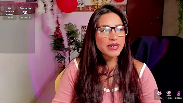 Snapshot of Cameroon-Diaz chatting on February 18, 1:51 pm Cameroon-Diaz online show from February 18, 1:51 pm