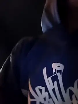 Snapshot of Thomasjons_ chatting on February 3, 1:37 am Thomasjons online show from February 3, 1:37 am