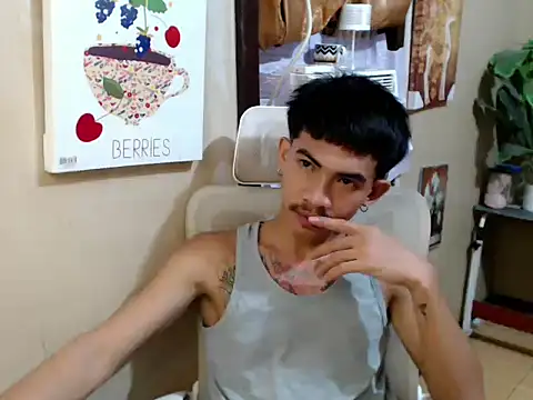 Snapshot of King_BigCock69 chatting on June 6, 7:40 pm King BigCock69 online show from June 6, 7:40 pm