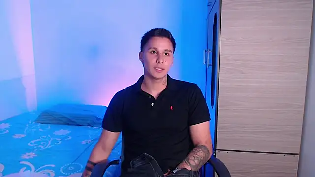 valentinosex1 online show from September 30, 9:20 pm