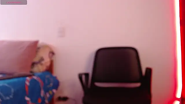 axel davis  online show from October 10, 1:32 pm