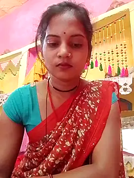 Snapshot of Hot_bbbb chatting on April 18, 5:33 am Hot bbbb online show from April 18, 5:33 am