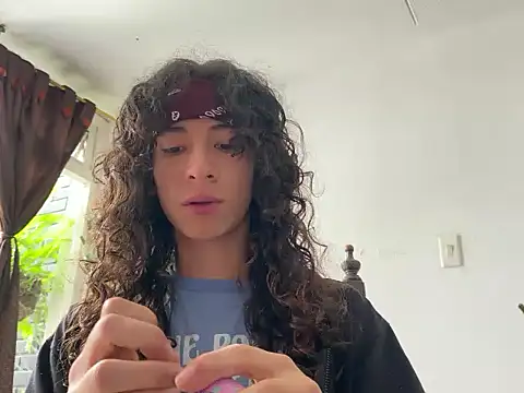 camille delrey online show from October 16, 4:41 pm