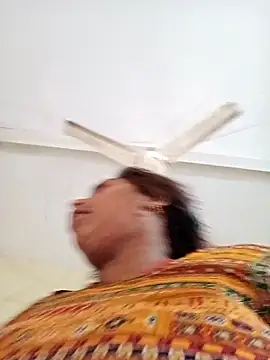 Snapshot of Hot_crety chatting on October 30, 4:36 am Hot crety online show from October 30, 4:36 am