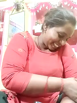 Snapshot of Hot_crety chatting on May 19, 4:02 pm Hot crety online show from May 19, 4:02 pm