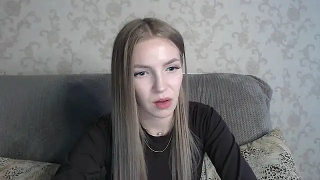 Snapshot of HitGyrl chatting on April 30, 11:42 pm HitGyrl online show from April 30, 11:42 pm