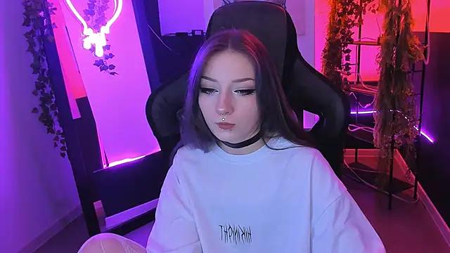 LiliLuna online show from September 21, 1:24 pm