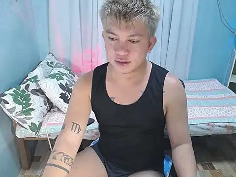 Snapshot of Fuckboii_intown chatting on October 2, 9:38 am Fuckboii intown online show from October 2, 9:38 am