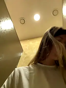 Snapshot of ElliRose chatting on September 30, 5:56 am ElliRose online show from September 30, 5:56 am