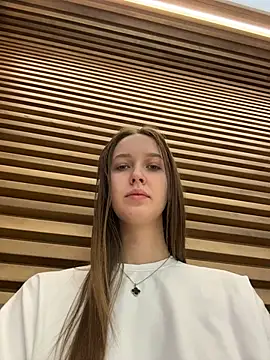 Snapshot of ElliRose chatting on December 16, 5:45 am ElliRose online show from December 16, 5:45 am