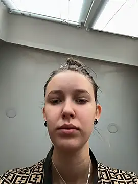 Snapshot of ElliRose chatting on December 21, 5:58 am ElliRose online show from December 21, 5:58 am