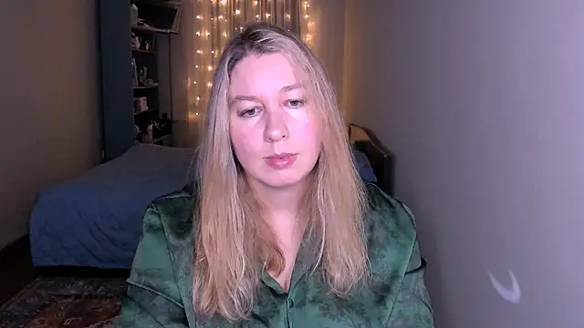 NancySanders online show from April 10, 7:07 pm