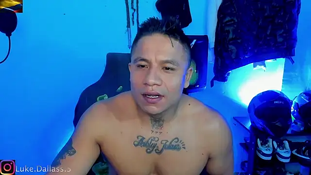 Snapshot of zeus_7777 chatting on February 9, 11:03 am zeus 7777 online show from February 9, 11:03 am