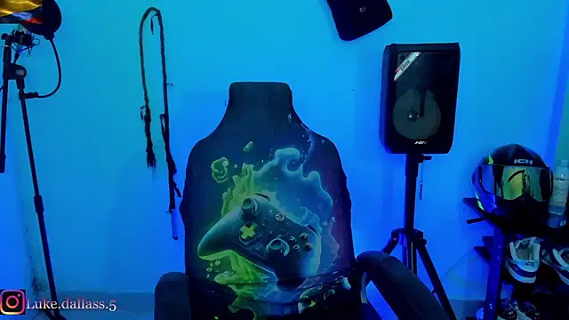 Snapshot of zeus_7777 chatting on February 17, 8:44 am zeus 7777 online show from February 17, 8:44 am