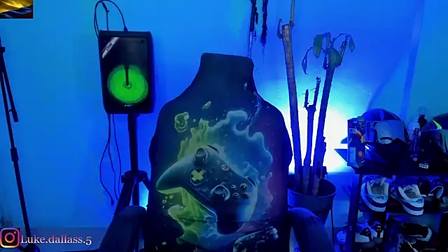 Snapshot of zeus_7777 chatting on February 18, 10:17 pm zeus 7777 online show from February 18, 10:17 pm