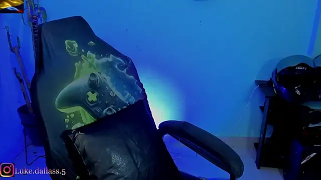 Snapshot of zeus_7777 chatting on February 26, 8:13 am zeus 7777 online show from February 26, 8:13 am