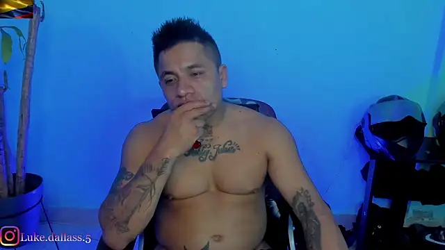 Snapshot of zeus_7777 chatting on February 27, 4:45 am zeus 7777 online show from February 27, 4:45 am