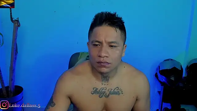 Snapshot of zeus_7777 chatting on February 28, 9:32 am zeus 7777 online show from February 28, 9:32 am