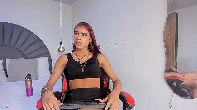 LissyAndrade online show from May 24, 8:25 pm