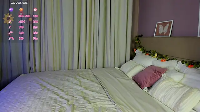 Snapshot of Rina_Panic chatting on May 9, 1:00 am Rina Panic online show from May 9, 1:00 am