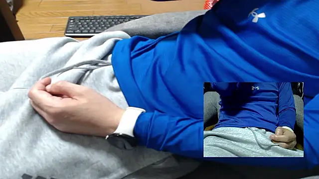 Snapshot of Yasu2000 chatting on April 27, 1:36 am Yasu2000 online show from April 27, 1:36 am