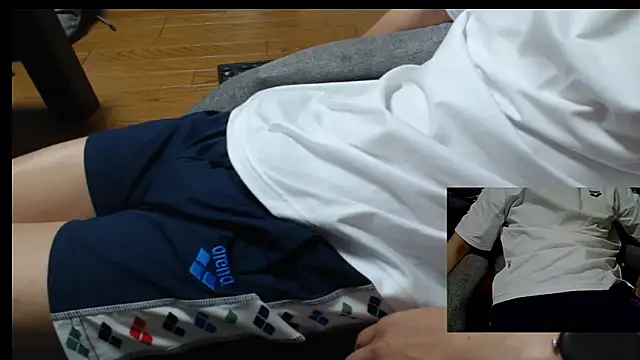 Snapshot of Yasu2000 chatting on June 24, 12:20 am Yasu2000 online show from June 24, 12:20 am