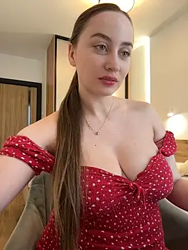 Snapshot of Maribelle_Vinnie chatting on April 1, 11:33 am Maribelle Vinnie online show from April 1, 11:33 am