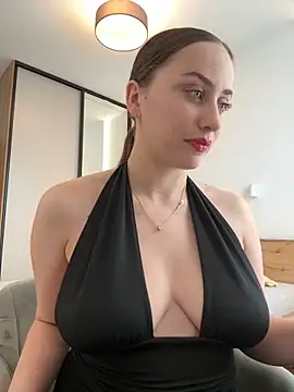 Snapshot of Maribelle_Vinnie chatting on April 17, 11:13 am Maribelle Vinnie online show from April 17, 11:13 am