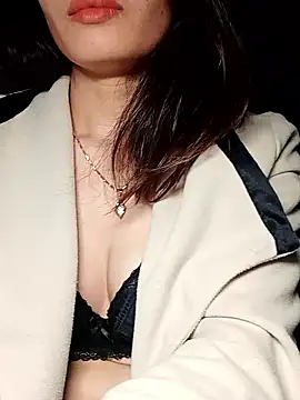 Hinna x online show from November 22, 8:19 pm