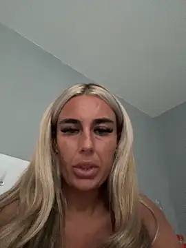 Snapshot of EllieMaeBaby chatting on September 18, 5:37 pm EllieMaeBaby online show from September 18, 5:37 pm