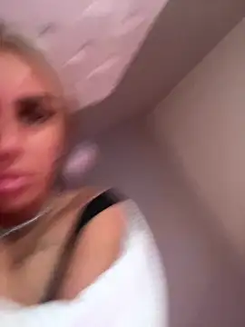 Snapshot of EllieMaeBaby chatting on November 21, 9:41 am EllieMaeBaby online show from November 21, 9:41 am