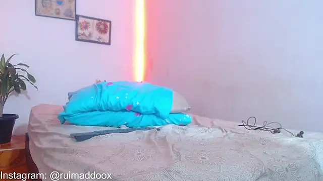 RuiMaddoox online show from February 6, 12:08 pm