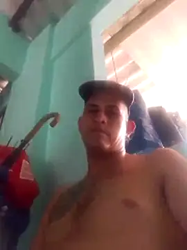 Snapshot of Kars1721 chatting on February 13, 7:21 pm Kars1721 online show from February 13, 7:21 pm