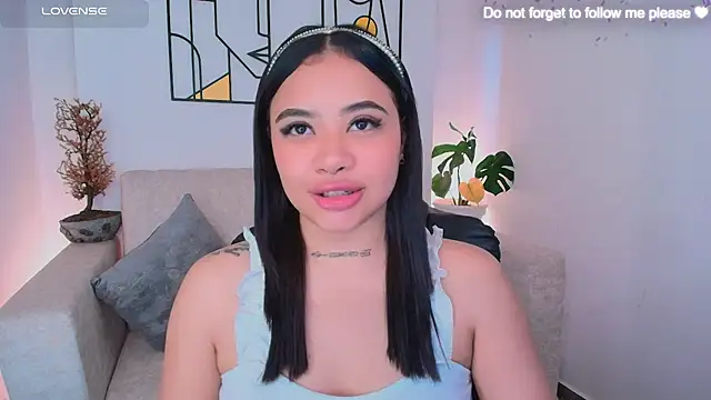 Snapshot of nicemiiaa7_ chatting on February 12, 1:17 pm nicemiiaa7 online show from February 12, 1:17 pm