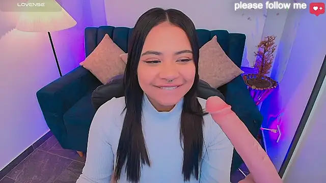 nicemiiaa7  online show from May 13, 6:22 am