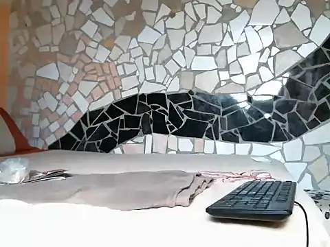 Snapshot of Pretty_miss_devilxxx35 chatting on February 1, 10:14 am Pretty miss devilxxx35 online show from February 1, 10:14 am