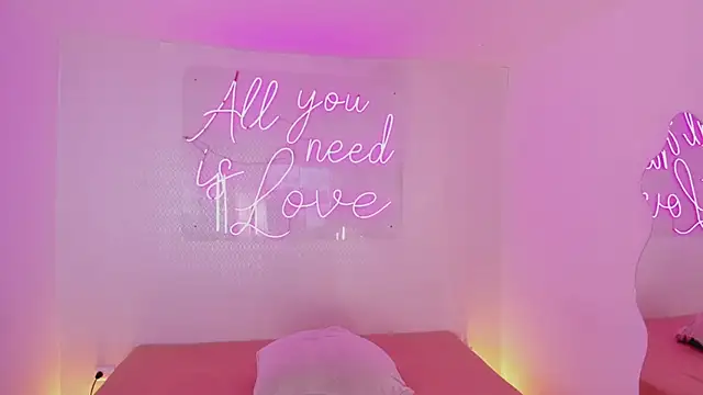 aleksandramiller  online show from April 6, 12:39 pm