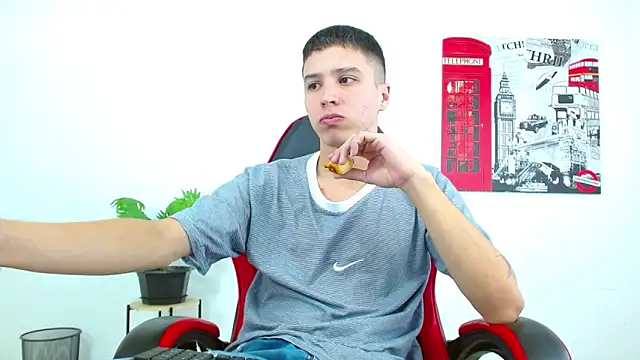 Cumandres18 online show from October 8, 2:04 pm