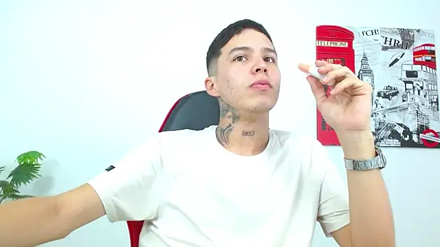 Cumandres18 online show from February 19, 2:57 pm