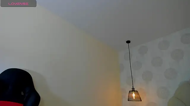 Snapshot of GIANAMILLER6 chatting on June 23, 12:14 pm GIANAMILLER6 online show from June 23, 12:14 pm