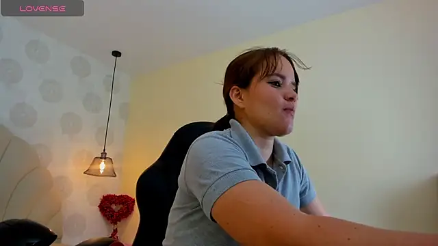 Snapshot of GIANAMILLER6 chatting on July 15, 12:10 pm GIANAMILLER6 online show from July 15, 12:10 pm