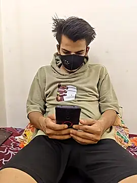 Snapshot of KaranSingh0m chatting on June 10, 9:52 am KaranSingh0m online show from June 10, 9:52 am
