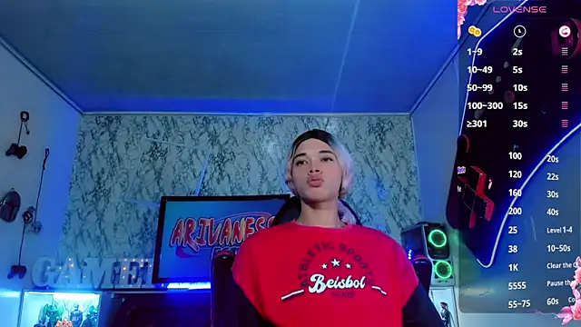 Madison Mujica online show from October 18, 11:11 am