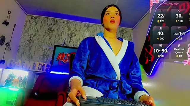 Madison Mujica online show from November 6, 11:11 am