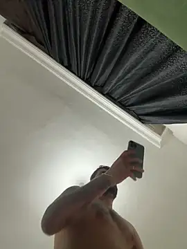 A S00 online show from April 8, 7:58 pm