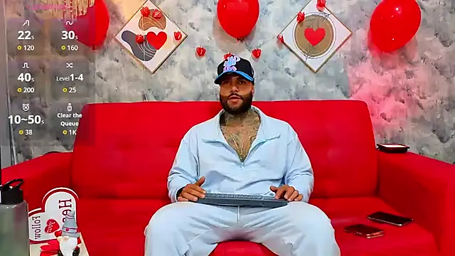 Snapshot of Apolo_rousse1 chatting on February 16, 10:17 pm Apolo rousse1 online show from February 16, 10:17 pm